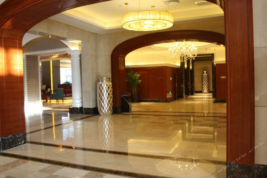 แกรนด์สไกไลท์อินเทอร์เนชั่นแนลโฮเต็ลกันโจว Hotel ก้านโจว ภายนอก รูปภาพ